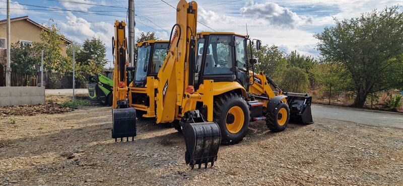 Buldo excavatoare si mini buldo excavatoare noi, pe stoc!